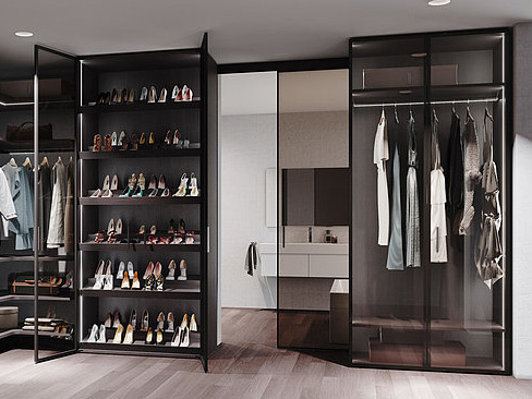Armario con puertas batientes